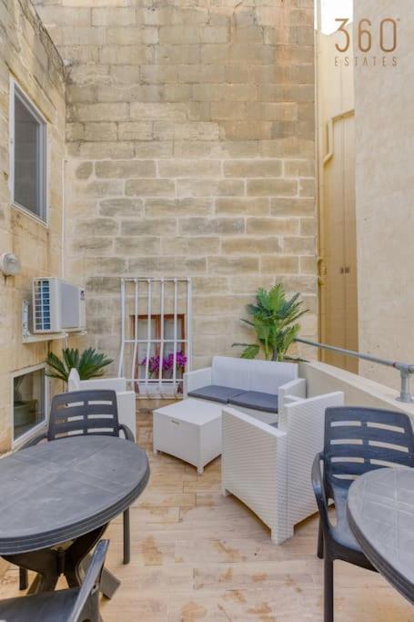 Lovely 1Br Home Traditional Apt In Bormla By 360 Estates Cospicua Exterior photo