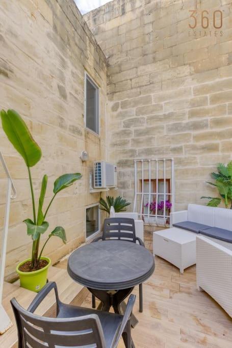 Lovely 1Br Home Traditional Apt In Bormla By 360 Estates Cospicua Exterior photo